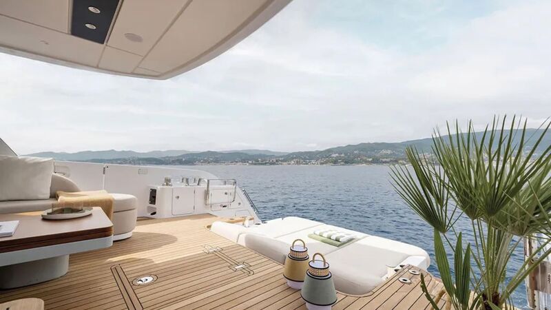AZIMUT 62 FLY